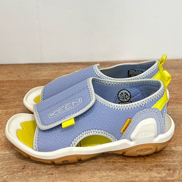 KEEN Girl Sandals - Picture 3 of 8